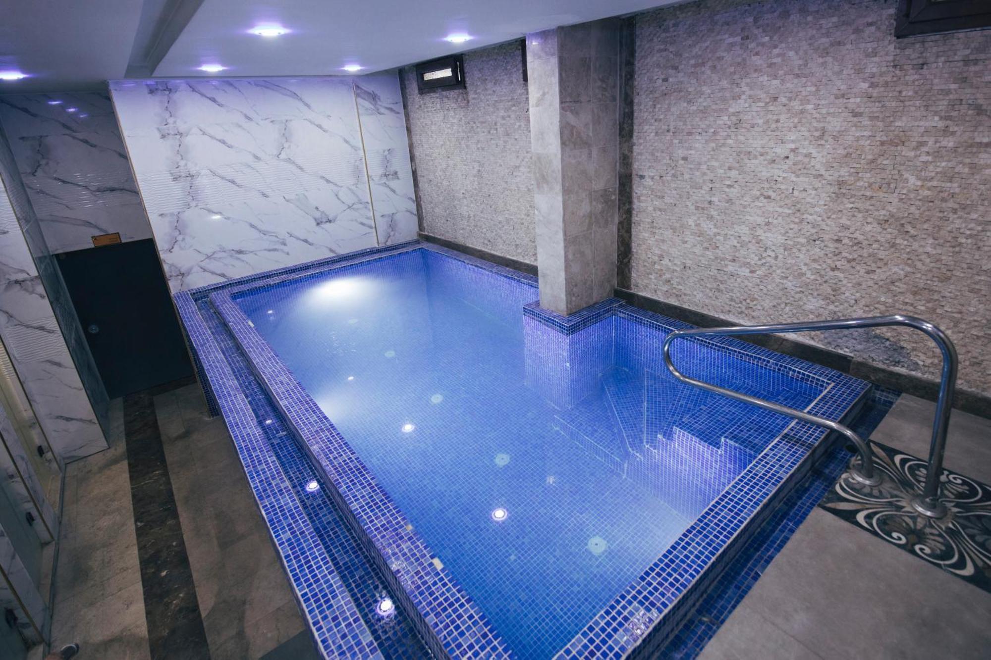 Royal Mersin Otel Exterior foto
